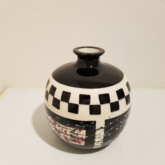 Checker Pattern Round Black Vase, Geometric Design Bud Vase Made in USA - Picture 8 of 11